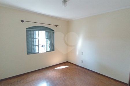 Casa à venda com 3 quartos em Vila Santana, Valinhos, SP