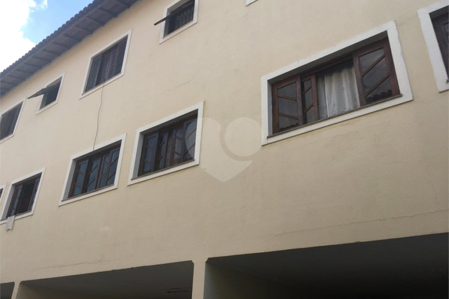 Casa à venda com 3 quartos, sendo 1 suíte, no condomínio Morada de Itapuã, São Paulo - SP