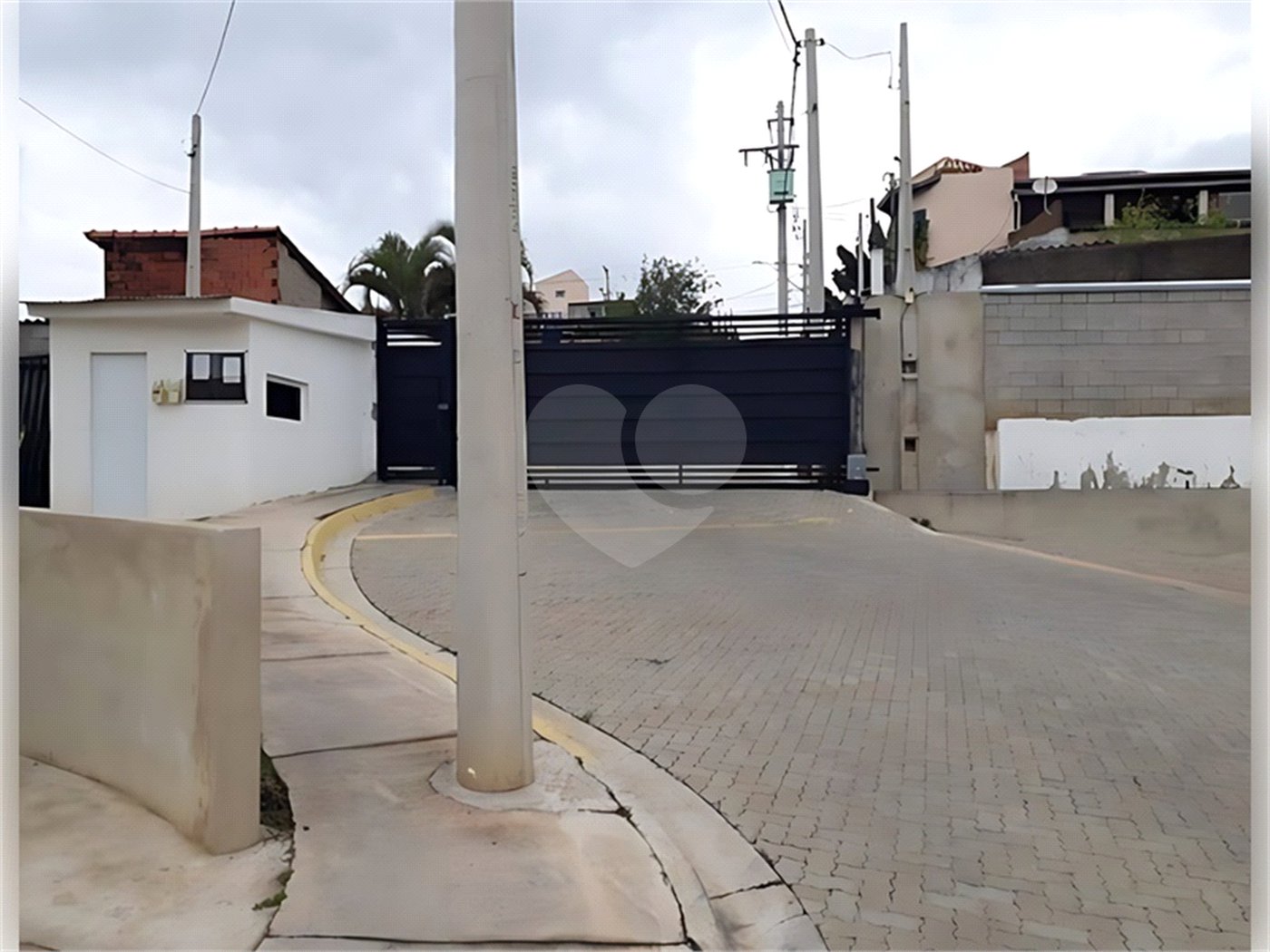 Casa à venda com 2 quartos no condomínio Residencial São Lourenço, Sorocaba - SP