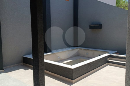Casa à venda com 3 quartos, sendo 1 suíte, no condomínio Residencial Jardins da Catalunha, Atibaia - SP