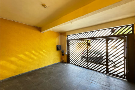 Sobrado à venda com 4 quartos, sendo 1 suíte, em Vila Amorim, Suzano, SP
