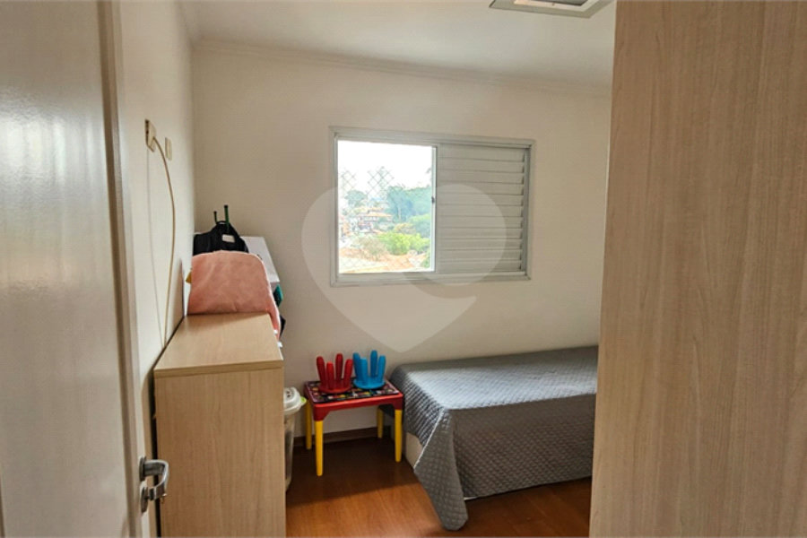 Casa à venda com 3 quartos, sendo 1 suíte, no condomínio Res Santa Inês, São Paulo - SP