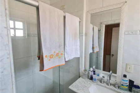 Casa à venda com 3 quartos, sendo 1 suíte,  no condomínio Moradas do Ipê, São Paulo - SP