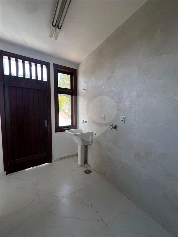 Sobrado à venda ou para alugar com 4 quartos, sendo 3 suítes, em Serra da Cantareira, Mairiporã, SP