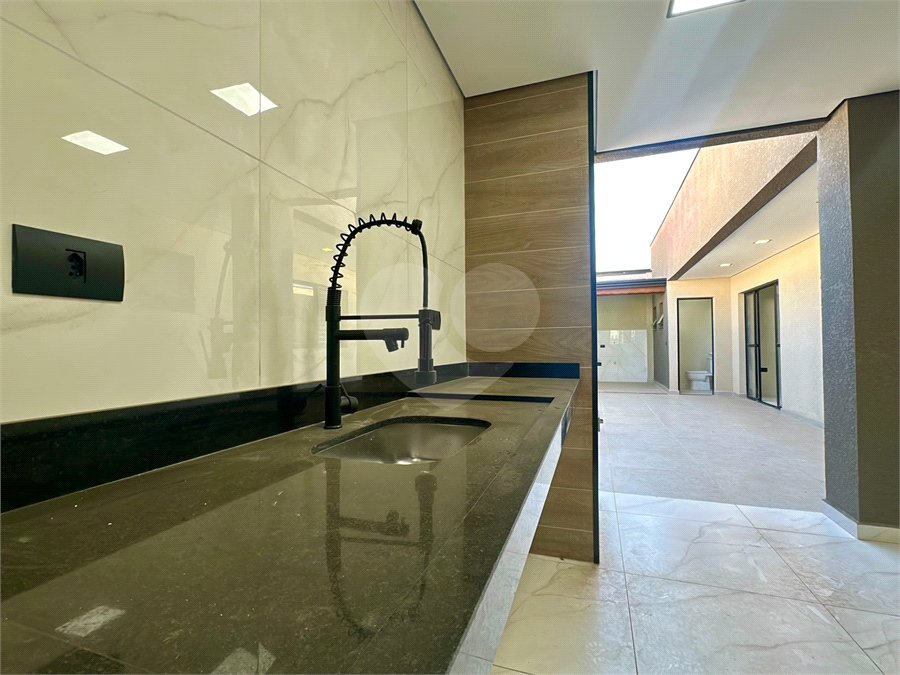 Casa à venda com 3 quartos, sendo 1 suíte, no condomínio Residencial Villagio Wanel, Sorocaba - SP