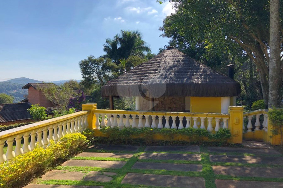 Casa Térrea à venda com 4 quartos, sendo 2 suítes, em Roseira, Mairiporã, SP
