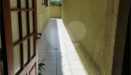 Sobrado à venda com 3 quartos, sendo 1 suíte,  em Gopoúva, Guarulhos, SP