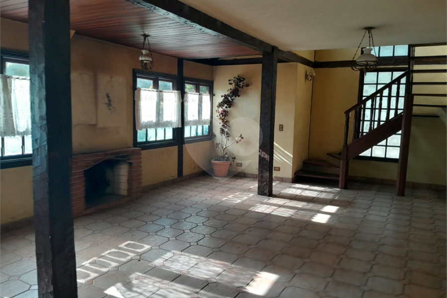 Casa à venda com 3 quartos, sendo 1 suíte, no condomínio Sausalito, Mairiporã - SP
