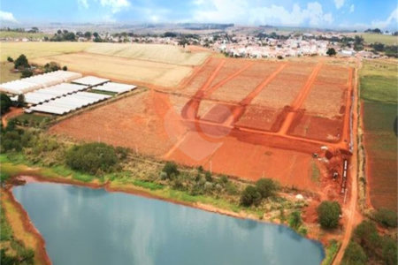 Terreno à venda no condomínio Loteamento Aberto Residencial Sport Lírios dos Vales, Elias Fausto - SP