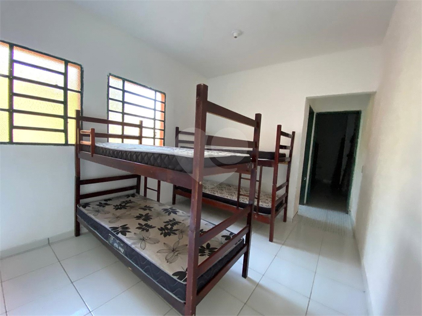 Chácara à venda com 10 quartos, sendo 2 suítes, em Mombaça, São Roque, SP