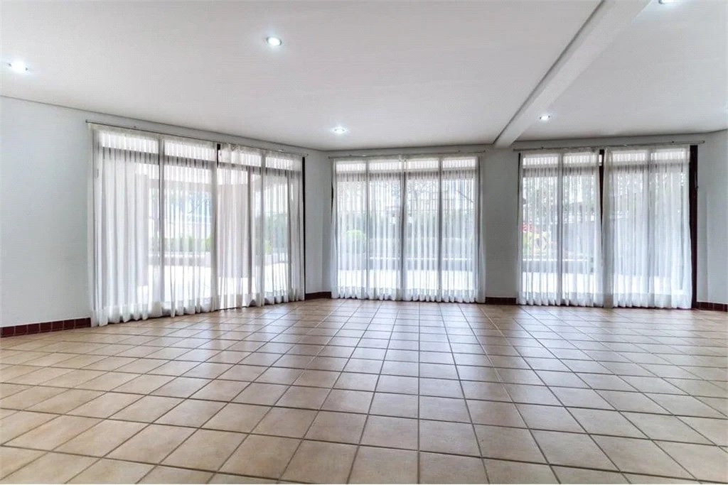 Apartamento à venda com 3 quartos, sendo 1 suíte, em Vila Hamburguesa, São Paulo, SP