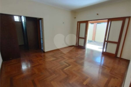 Casa à venda com 3 quartos, sendo 1 suíte, em Vila São José, Itapetininga, SP