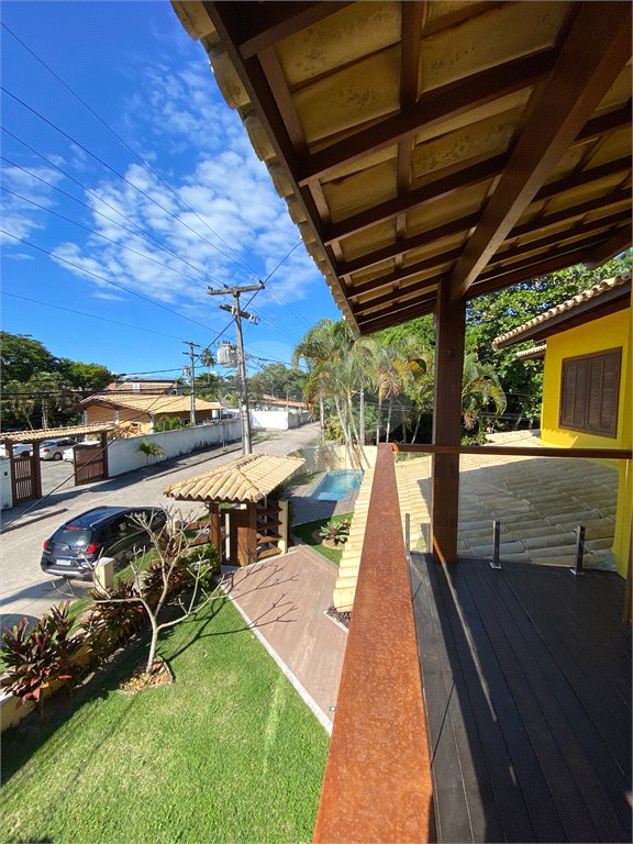 Casa à venda com 4 quartos, sendo 3 suítes, no condomínio Ipê Amarelo, Porto Seguro - BA