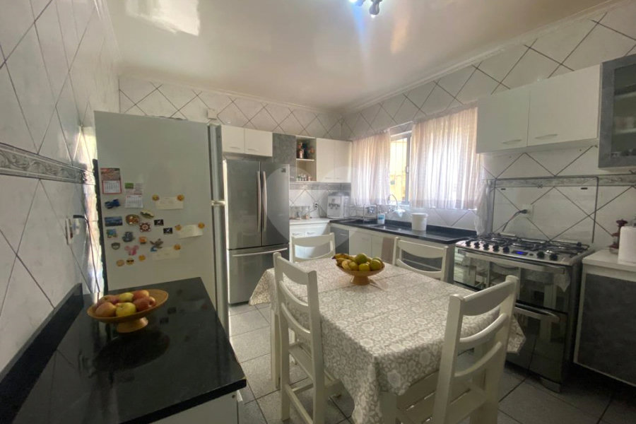 Sobrado à venda com 3 quartos, sendo 1 suíte, em Vila Nivi, São Paulo, SP