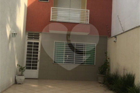 Casa à venda com 4 quartos, sendo 2 suítes,  em Vila Monumento, São Paulo, SP
