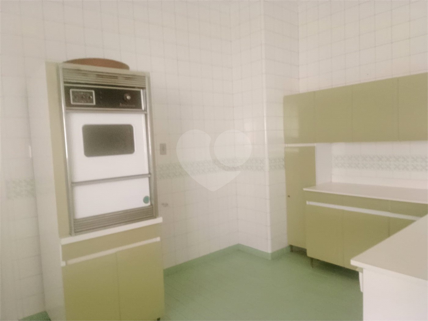 Apartamento à venda com 4 quartos, sendo 1 suíte, em República, São Paulo, SP