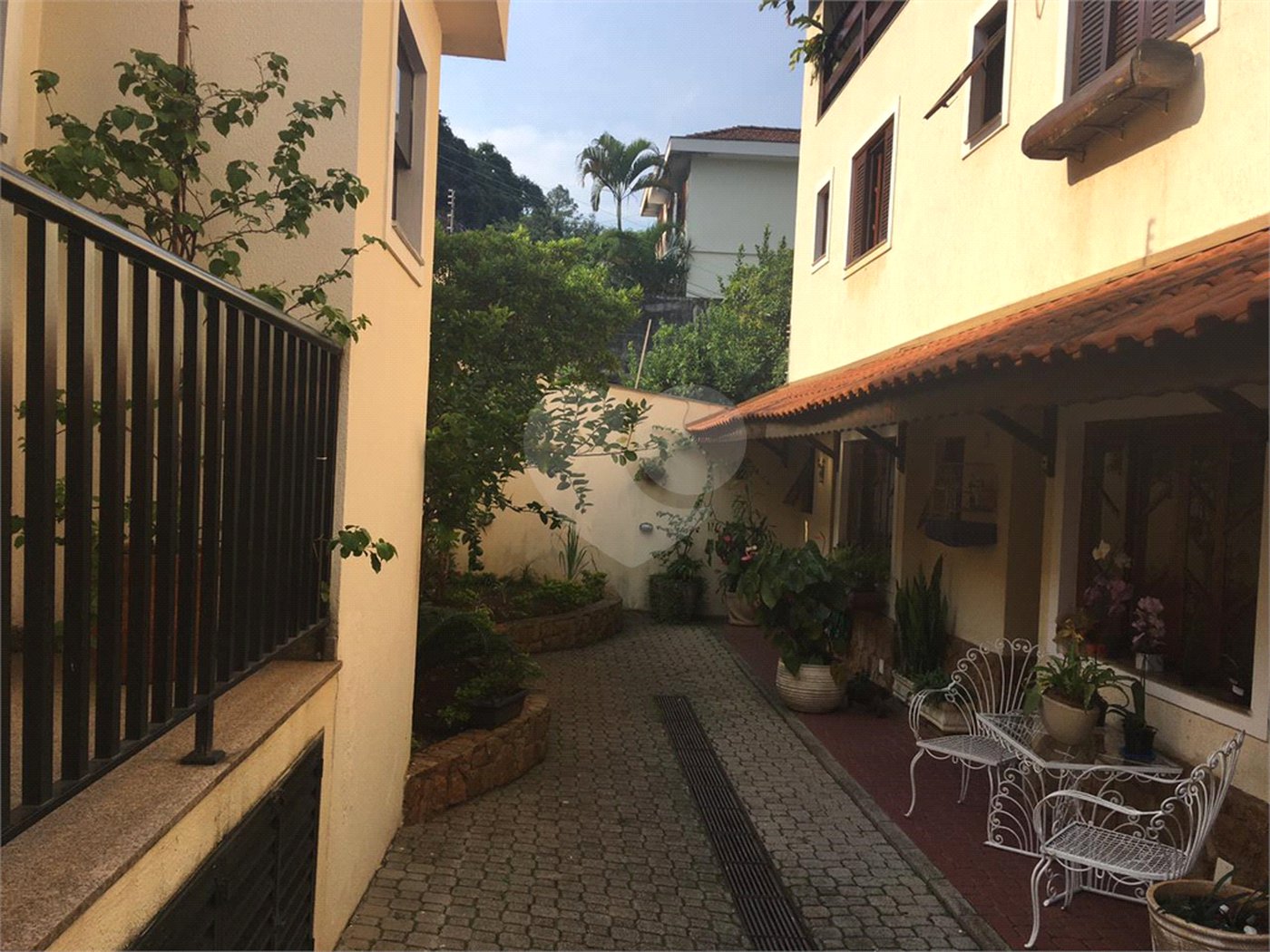Casa à venda com 3 quartos, sendo 1 suíte, no condomínio Morada de Itapuã, São Paulo - SP