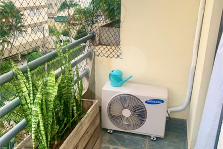 Apartamento à venda com 2 quartos, sendo 1 suíte,  em Real Parque, São Paulo, SP