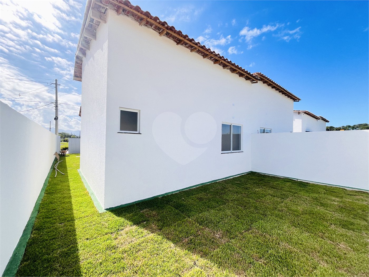 Casa à venda com 2 quartos, sendo 1 suíte, no condomínio Parque Guará, Rio de Janeiro - RJ
