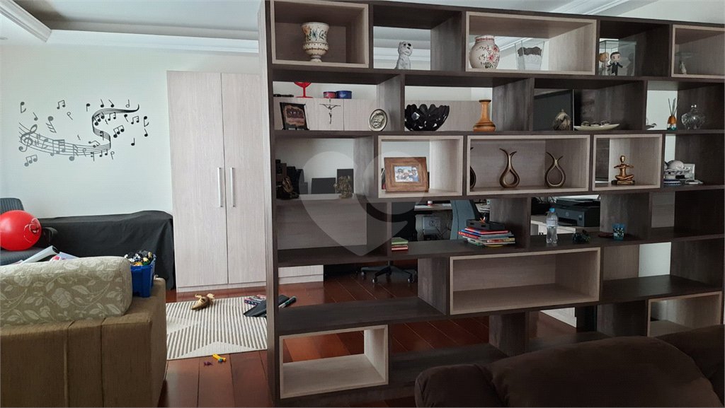 Casa à venda com 5 quartos, sendo 1 suíte, em Vila Lavínia, Mogi das Cruzes, SP