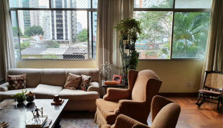 Apartamento à venda com 3 quartos, sendo 2 suítes, em Itaim Bibi, São Paulo, SP