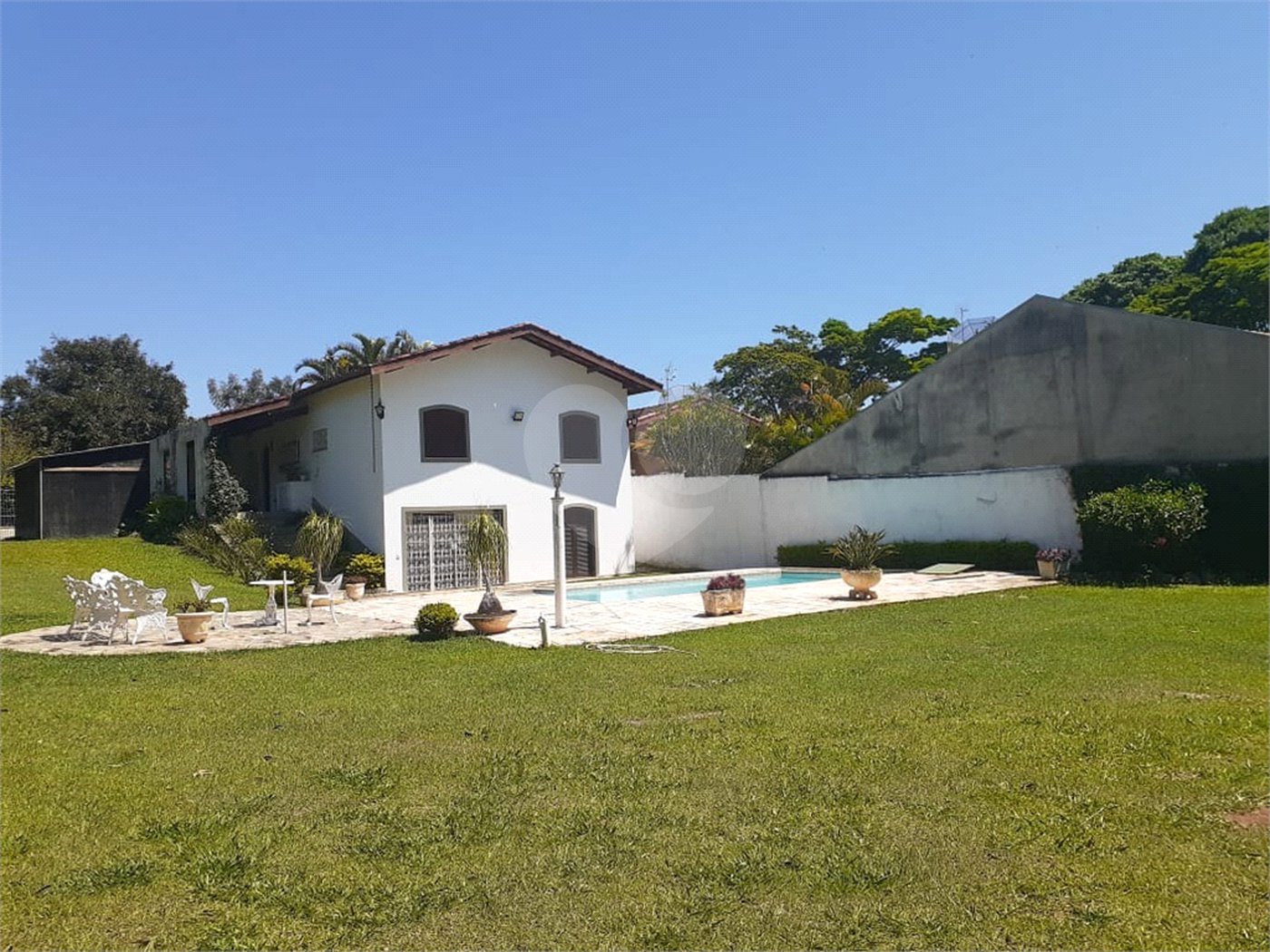 Casa Térrea com 3 quartos sendo 1 suíte. 1.400m² A/T. Jardim Floresta, Atibaia, SP