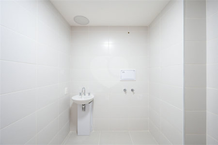 LINDO STUDIO DE 32M² PRÓXIMO DE TUDO
