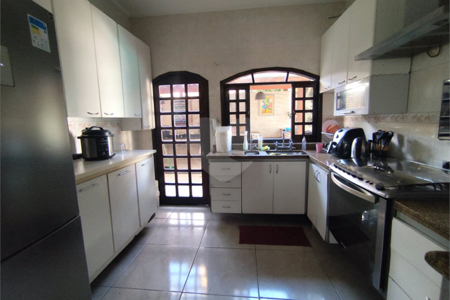 Sobrado à venda com 3 quartos, sendo 1 suíte, em Tremembé, São Paulo, SP