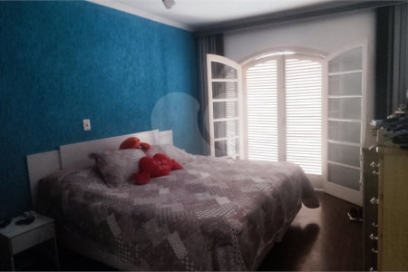 Sobrado à venda com 4 quartos em Vila Medeiros, São Paulo, SP