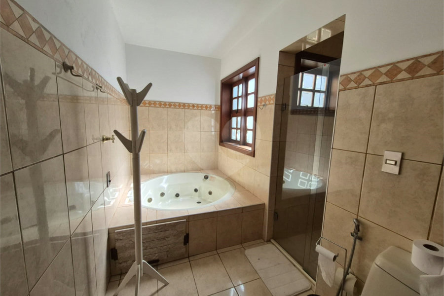 Casa à venda com 3 quartos, sendo 1 suíte, no condomínio Parque Petrópolis 4 Secção, Mairiporã - SP
