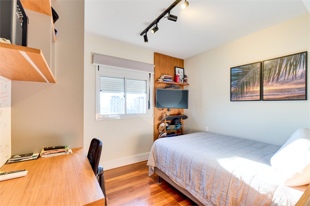 Apartamento à venda com 3 quartos, sendo 2 suítes,  em Jardim Marajoara, São Paulo, SP