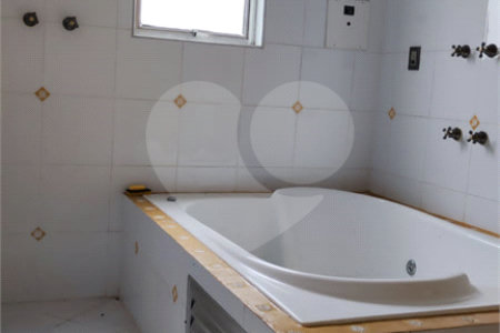 Sobrado à venda com 5 quartos, sendo 3 suítes, em Vila Campestre, São Paulo, SP