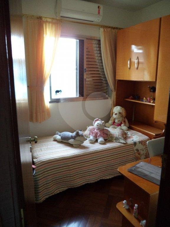 Sobrado à venda com 4 quartos, sendo 1 suíte,  em Parque Edu Chaves, São Paulo, SP