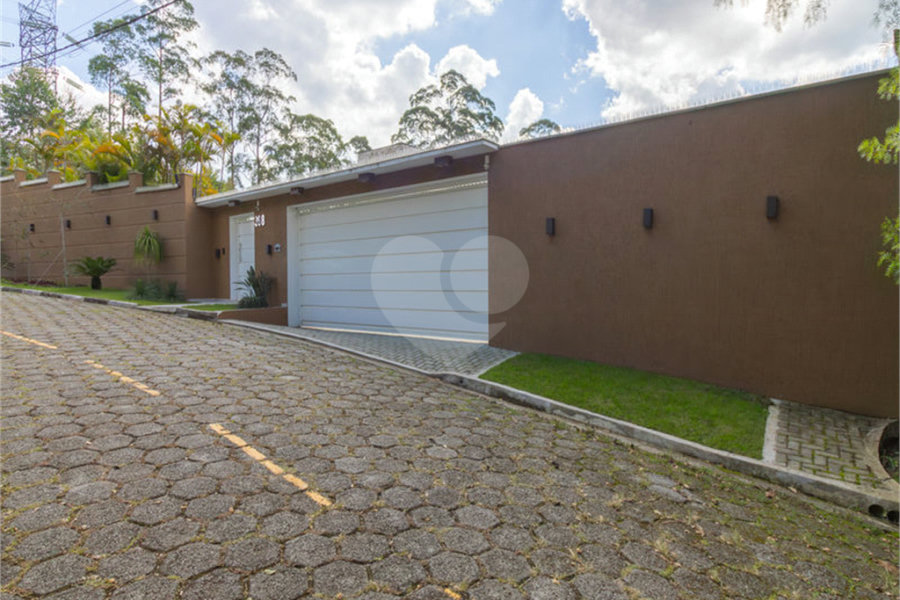 Casa à venda com 3 suítes no condomínio Parque Imperial da Cantareira, Mairiporã - SP
