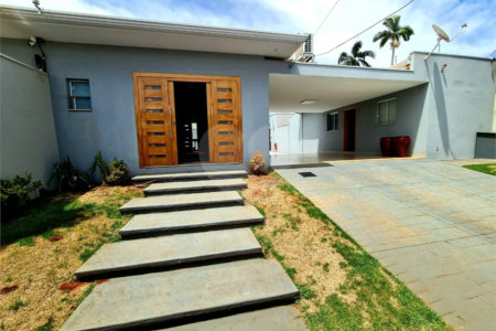 Casa à venda com 5 quartos, sendo 2 suítes, em Jardim das Roseiras, Araraquara, SP