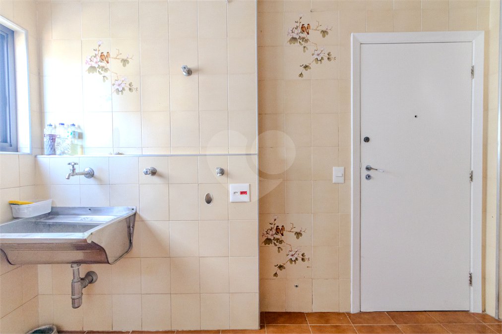 Apartamento para alugar com 3 quartos, sendo 1 suíte, em Vila Hamburguesa, São Paulo, SP
