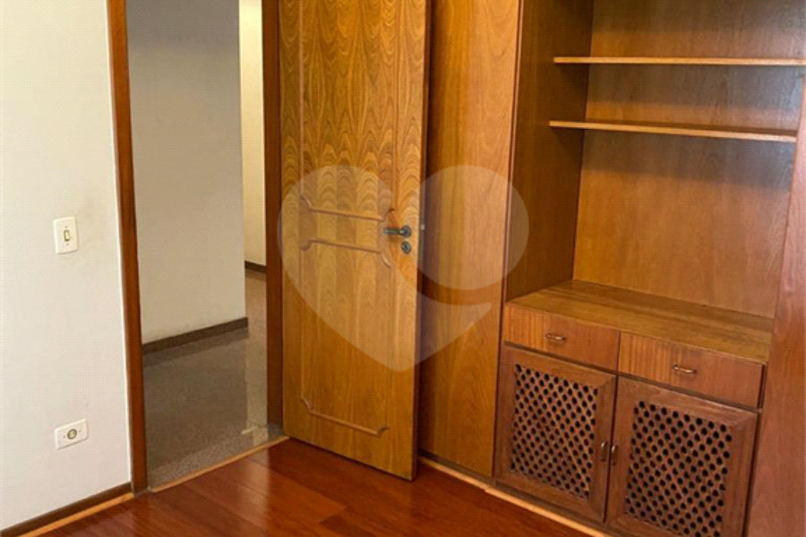 Apartamento à venda com 3 quartos, sendo 1 suíte, em Vila Clementino, São Paulo, SP