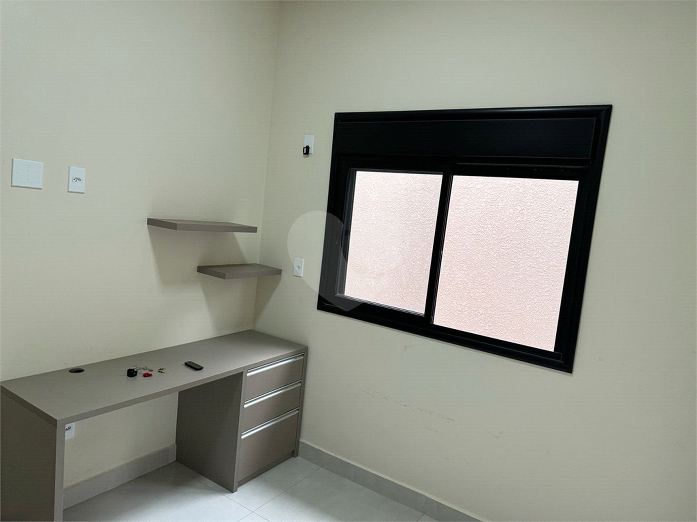 Casa à venda com 3 quartos, sendo 1 suíte, no condomínio Vila Ytu, Indaiatuba - SP
