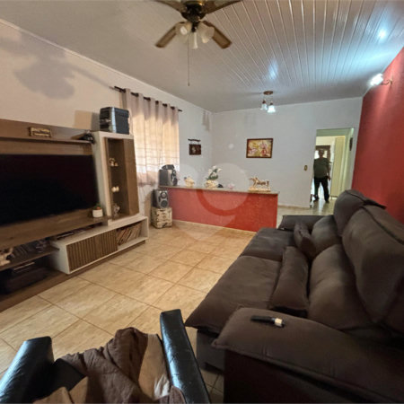 Chácara à venda com 3 quartos em Vila Sottemo, Itapetininga, SP