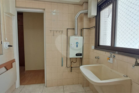 Apartamento à venda com 3 quartos, sendo 1 suíte,  em Alto da Boa Vista, São Paulo, SP