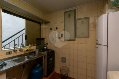 Casa à venda com 8 quartos, sendo 2 suítes, em Indianópolis, São Paulo, SP
