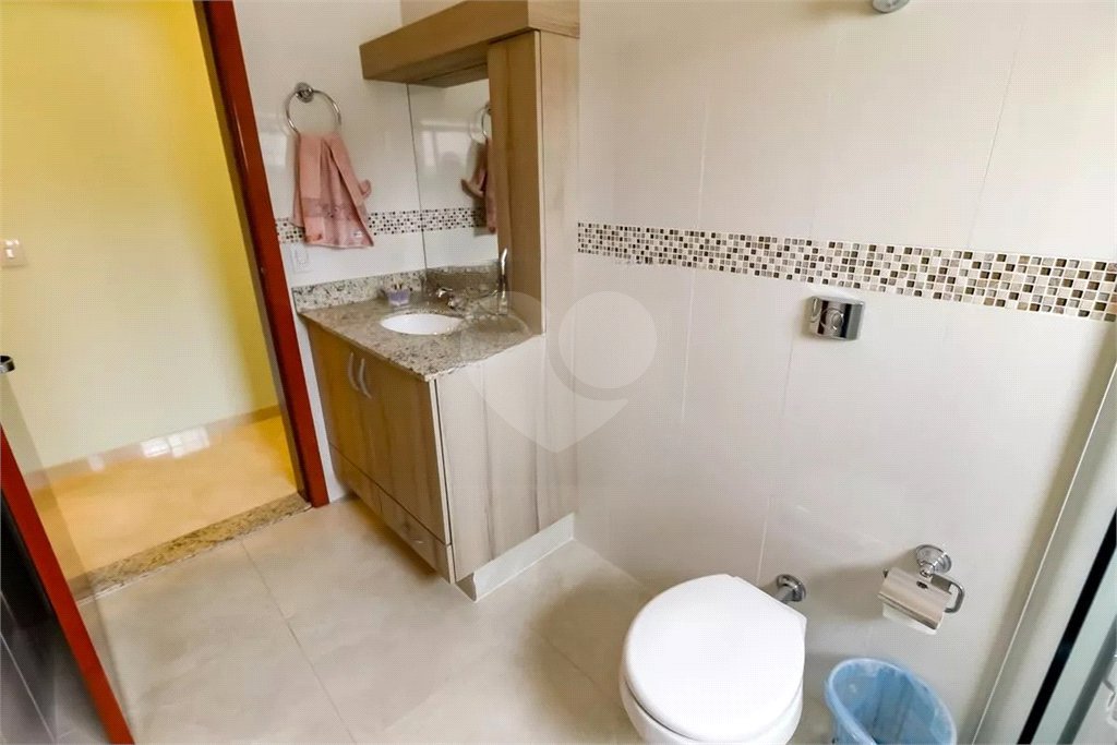 Sobrado à venda com 4 quartos, sendo 1 suíte,  em Vila Sônia, São Paulo, SP