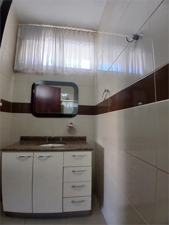 Sobrado à venda com 4 quartos, sendo 2 suítes,  em Jardim Leonor, São Paulo, SP