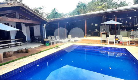 Casa à venda com 4 suítes no condomínio Sausalito, Mairiporã - SP