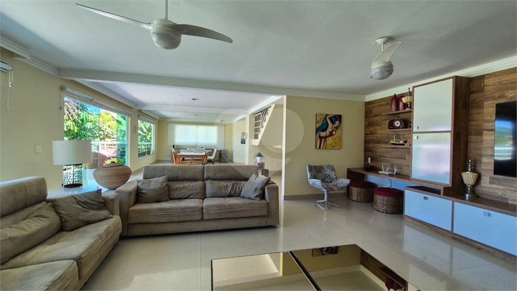 Casa à venda com 6 quartos, sendo 4 suítes, em Ferradura, Armação dos Búzios, RJ