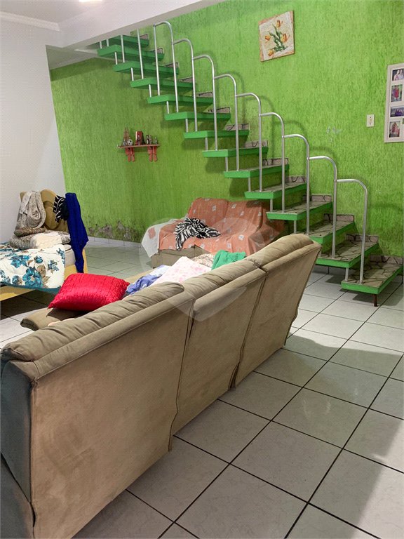 Sobrado à venda com 3 quartos, sendo 2 suítes, em Jardim São Lázaro, Ferraz de Vasconcelos, SP