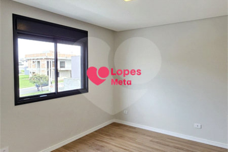 Casa à venda com 4 quartos, sendo 2 suítes, no condomínio Reserva Aruanã, São José dos Campos - SP