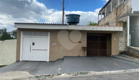 Casa à venda com 3 quartos em Jardim Santa Helena, Poá, SP