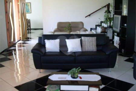 Casa à venda com 3 quartos, sendo 1 suíte, no condomínio Jardim do Ribeirão 1, Itupeva - SP