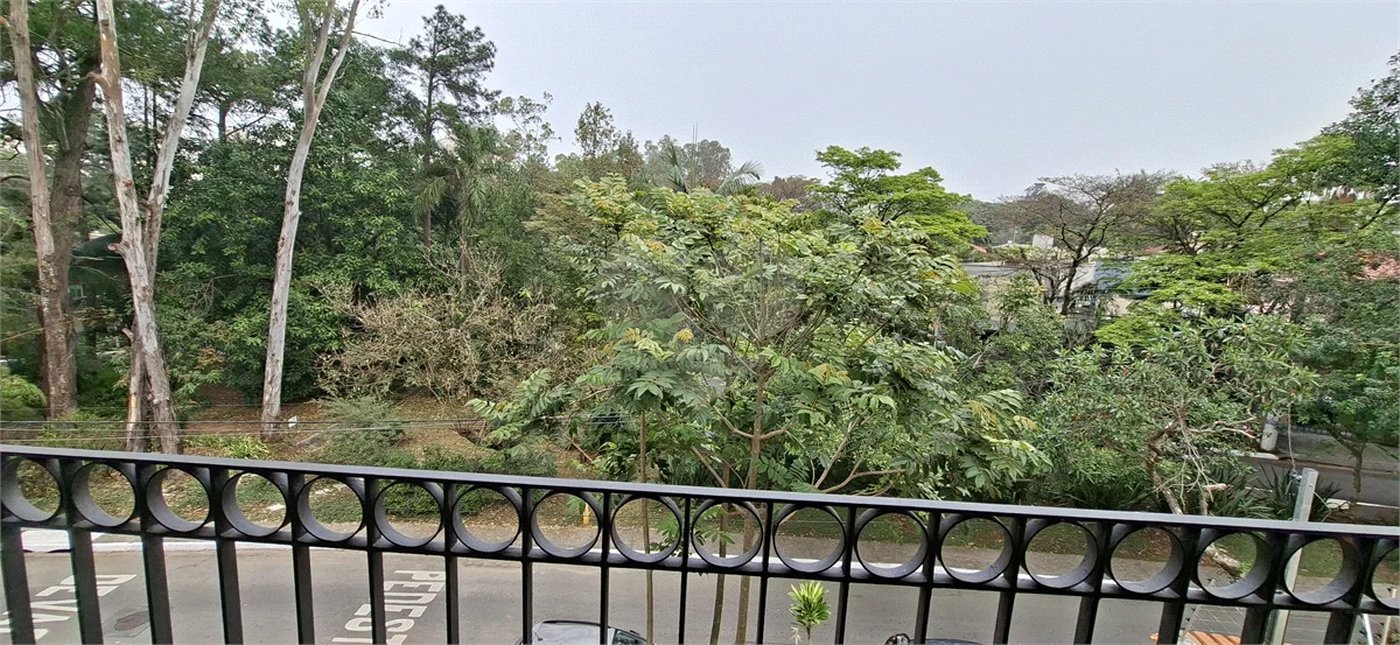 Casa à venda com 4 quartos, sendo 2 suítes,  em Jardim Marajoara, São Paulo, SP
